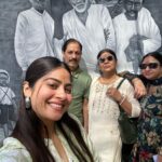 Krishna Mukherjee Instagram – Om Sai Ram 🙏🏻🌹

Outfitby- @bunaai 🌹 Shirdi-SaiBaba