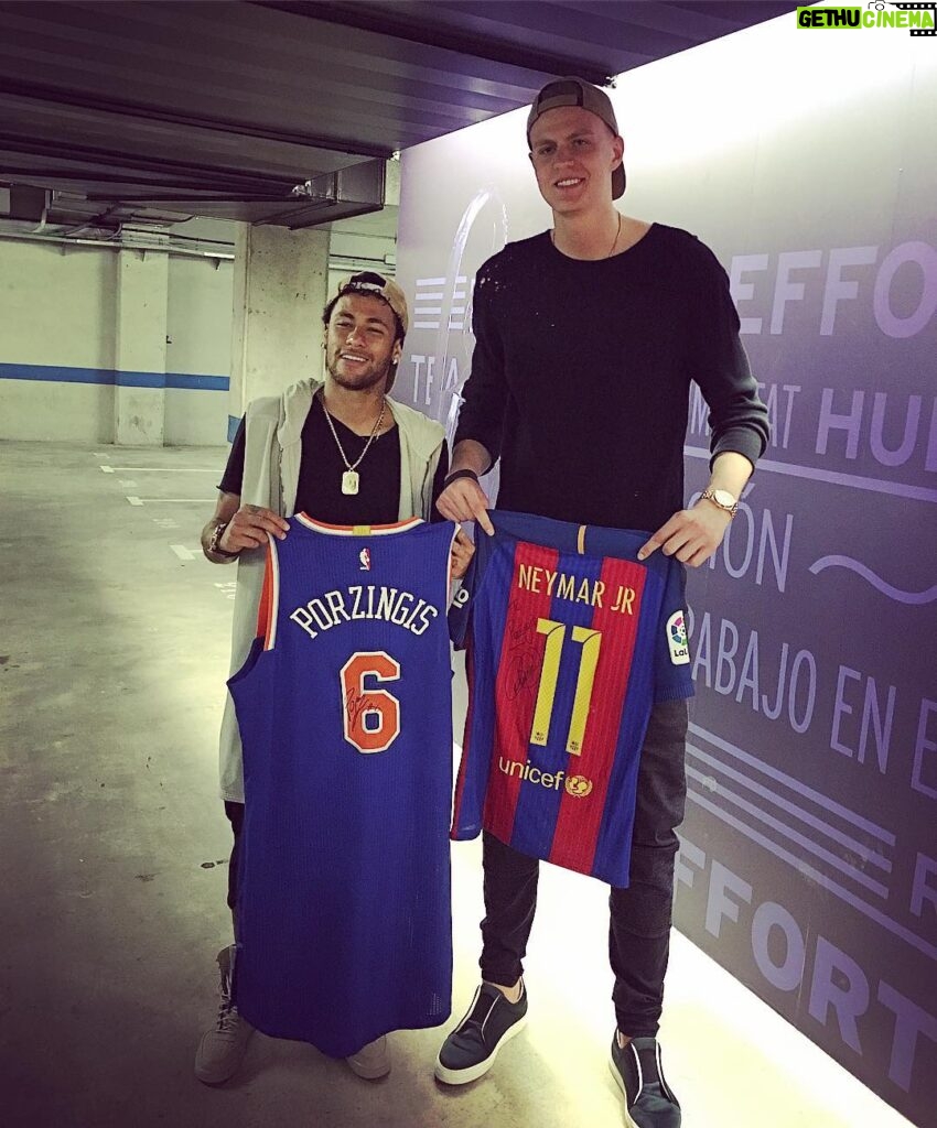 Kristaps Porziņģis Instagram - @neymarjr great game 🔝