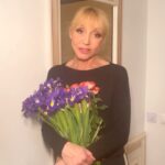 Kristina Orbakayte Instagram - Завершился мой четвёртый театральный сезон в «Современнике» 🎭 Мы с @kirill_safonov прожили эти 4 счастливых Года вместе с нашими любимыми зрителями ❤️ 👏 #кристинаорбакайте #двоенакачелях #театрсовременник