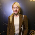 Kristina Orbakayte Instagram - Вчера посетила премьеру спектакля @episarev «Мадам Рубинштейн» в @teatrpushkin приуроченного к 80-летию Веры Алентовой. Вера Валентиновна отыграла свою роль потрясающе, меняя шикарные наряды и демонстрируя непередаваемый шарм. Сегодня у всеми любимой актрисы юбилей. Я желаю долгих лет громких аплодисментов славы и восторга, а жизнь чтобы дарила больше поводов для счастливой улыбки. ❤️🌹#кристинаорбакайте #слюбовьювдуше Московский драматический театр имени А.С. Пушкина