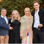 Kristina Orbakayte Instagram - Недавно мы праздновали День Рождения замечательной, весёлой и талантливой девочки @likenastya Одновременно шла съёмка клипа на песню “Happy Birthday Song” с участием нашей Клавочки! Ну, а родители радовались и наблюдали)) День Рождения, песня и клип получились отлично 👍 И это уже доступно на YouTube канале Настеньки 😍 #claudiazemtsova #nastya #happybirthdaysong ссылка у меня в сторис ☝️