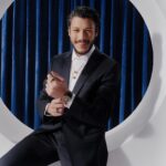 Kubilay Aka Instagram - Şimdiden herkese sevgi ve sağlıkla dolu yeni bir yıl dilerim. 🌲🎊 Bulgari&Elle #Bulgari #BulgariJewelry #BulgariWatches #MoreThanAWish Proje Yöneticisi: @denizunaldi Fotoğraf: @umurozcan Moda Editörü: @yagmurkural_ Proje Editörleri: @busesaray @duyguhaksun Saç: @huseyinacikgoz Makyaj: @hazalocal Moda Editörü Asistanları: @alpcelebj @busracevjk