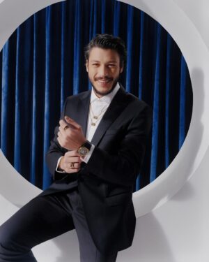 Kubilay Aka Instagram - Şimdiden herkese sevgi ve sağlıkla dolu yeni bir yıl dilerim. 🌲🎊
Bulgari&Elle

#Bulgari #BulgariJewelry #BulgariWatches #MoreThanAWish

Proje Yöneticisi: @denizunaldi 
Fotoğraf: @umurozcan 
Moda Editörü: @yagmurkural_ 
Proje Editörleri: @busesaray @duyguhaksun 
Saç: @huseyinacikgoz 
Makyaj: @hazalocal 
Moda Editörü Asistanları: @alpcelebj @busracevjk