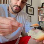 Kunal Khemu Instagram - When I eat street I talk street #dontknowwhy 🤷‍♂️ Also I need to stop burning my mouth every time I eat vada pav, samosa, pizza, soup, coffee… basically hot food 🙈