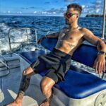 Kunal Khemu Instagram - Just being an Aquaholic @kandima_maldives 🏖️ #mykindofplace #kandimamaldives #maldives #aquaholic #ocean #deep #beach #beachlife