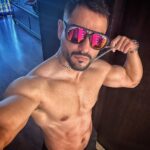 Kunal Khemu Instagram - Self photo shoots to Selfie photo shoots 😎