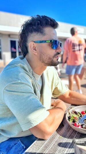 Kunal Khemu Instagram - जैसा देस वैसा भेस😉
#aussie #modernmullet #hairstyle