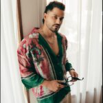 Kunal Khemu Instagram - It’s time to Bring it on Baby.. Madgaon express in cinemas on the 22nd of march Let’s go!! Shirt: @capisvirleo Jewellery: @shopzillionaire Styled by: @suvidhiijainn Photographer: @thesikhboy