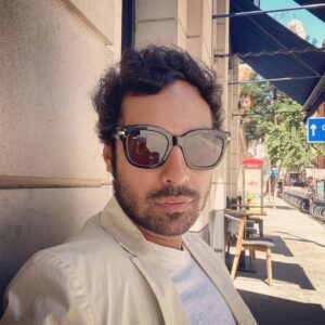 Kunal Nayyar Instagram - Miami Vice! In London. Miami Spice? Aaaahhh I’m confusing my references. Last few days of vacation. Sending you love wherever you are:)