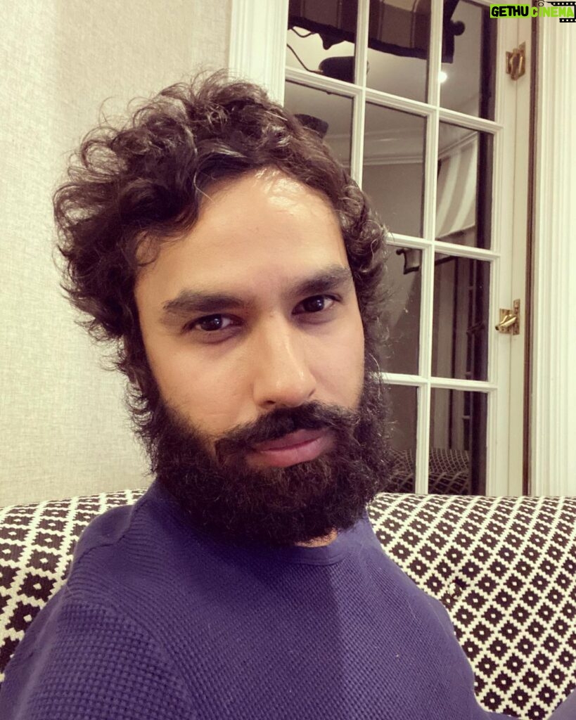 Kunal Nayyar Instagram - It’s literally got a life of its own... best nickname wins my respect. #fearthebeard