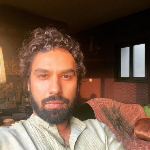 Kunal Nayyar Instagram - Sending you a little peace, from my heart to yours…