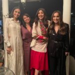 Kusha Kapila Instagram - Sukhee is yours today. A film so special, so sweet, so endearing that when I will look back at this time 20 years down the line, my heart will only and only be filled with joy. A huge congratulations to our director @sonal_d_joshi who led us with so much heart and love throughout the film. Your vision is so clear and what you want from your actors, so precise. I can’t wait to see everything you create. Thanks for not laughing on a single joke of mine, though. Serves me right for distracting your actors. To our Sukhee @theshilpashetty, this film is all you. The softness and the life you bring to Sukhee is the heart of this film. The world will see a new Shilpa, I know. and haan, thanks for treating me like a real-life friend 🥹 To my kuttis @pavleen_gujral @dilnazirani, there is so much to learn from you both. It was my pleasure to play your friend and never end the banter even when the camera said cut. Thanks for entertaining my lame jokes. behind Sonal’s back of course. Dilnaaz, your pichwada joke however takes the cake. To @theamitsadh, you are magic, so effortless, so smooooooth, so charming on screen and IRL. Ab samajh aaya kyun hota hai pyaar. Pls don’t kill me. To @chaitannyachoudhry, to play Guru is a huge undertaking, one that you put both your mind and heart to. The nuance you bring to this character is proof of your talent and I wish you everything and more. To @maahijain1707, proof’s in the pudding, not a single review forgets to mention you. An actor of your caliber at your age, it’s rare. Congratulations for the life ahead of you. meher maasi loves you💜 To @itsjyotikapoor, every time you arrive on screen (it’s an arrivationnnnn), the screen lights up. Your comic timing is impeccable as is your screen presence. I wish we get to work together and this time, in a scene together 💜 To my team of ADs, love you so much and thankyou for letting me roast y’all endlessly. Y’all be the best future filmmakers and live your dream lives. Last but not the least, definitely not the least, our producers, @ivikramix @vijash, thank you, thank you, thank you and a million times, thank you🌸