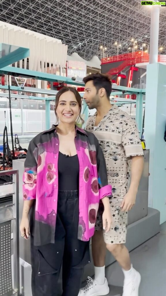 Kusha Kapila Instagram - aapko pehle kahi dekhaa… never mind Y’all are responsible for this video because y’all keep pointing it out. Thanks @varundvn for making this video and Natasha, must continue to look for more doppelgängers 🤣 Ferrari World, Abu Dhabi, UAE