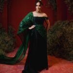Kusha Kapila Instagram - when @josephradhik clicks you, you better pose 🤌🏽 (alt caption was Joseph checking light with me so he could click Gigi later🌝🤣)