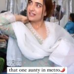 Kusha Kapila Instagram - tikki le kar bhag jayegi yeh aunty🍔