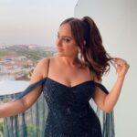 Kusha Kapila Instagram - your over-friendly green carpet host at #IIFA 2023👋🏆 @iifa Gown: custom @rohitgandhirahulkhanna Earrings and ring @shriramhariramjewellers Styled by @ayeshaaminnigam Yas Island