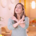 Kusha Kapila Instagram - expose this friend in comments jaldi se Also, now make your home smell awesome this festive season with the Odonil Gel Pocket - comes with infused essential oils for super fragrance! #Odonil #OdonilAirFreshener #SuperiorFragrance