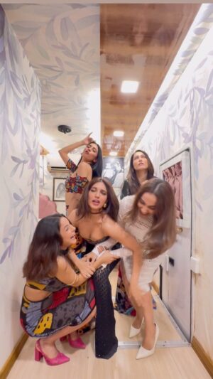 Kusha Kapila Instagram - In Pariyon ke par, bas nikalne wale hai 🧚‍♀️❤️🔥🧿
#ThankYouForComing #6ThOct
.
.
.
#BhumiPednekar #ShehnaazGill #Kushakapila #DollySingh #ShibaniBedi