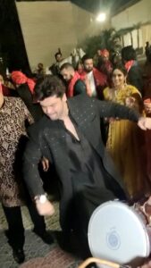 Kushal Tandon Instagram - The joy of dhools in Indian weddings🐒🔱✨❤️
