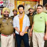 Kushal Tandon Instagram - Blessed birthday, trekked 24 kms to seek blessings from mata Rani on 7th day of Navratri , how lucky I am 😍✨,SARE BOLO JAI MATA DI 😇🙏 Vaishno Devi Bhavan Katra Jammu
