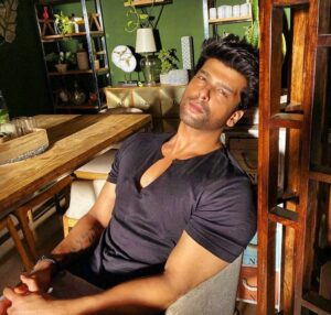 Kushal Tandon Instagram - Your lips my lips , apocalips........♠️