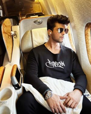 Kushal Tandon Instagram - Touchdown Dubai ❤️