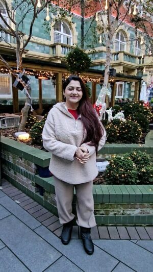 Kushboo Instagram - This property is a gem in London. #StJamesCourtTaj, London. I must thank @gtholidays.in for making my stay in london so comfortable and luxurious. You guys know how to take care of your guests and make them feel at home. Thank you so much for taking care of me. 
My fav hotel @sjctaj 🌟🌟🌟🌟👌👌👌👍👍👍❤️❤️❤️❤️🇬🇧🇬🇧