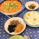 Kwon Yu-ri Instagram - #장사천재백사장 오늘 밤 7:45 🥘🍳👩🏻‍🍳👨🏻‍🍳 @tvn_joy