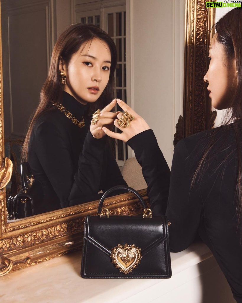 Kwon Yu-ri Instagram - 🖤 #AD#dolcegabbana #돌체앤가바나#DevotionBag