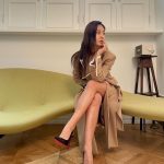 Kwon Yu-ri Instagram - 12월은 미리 유리크리스마스* 🎄🎁🖤👠✨