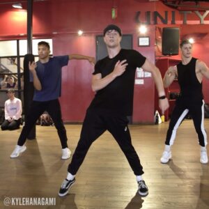 Kyle Hanagami Instagram - These three smash. 🔥🔥🔥 @florisbosveld @jalen_forward @adam_vessy 
Senorita by @shawnmendes and @camila_cabello 
Choreo by me
Filmed by @ryanparma at @mdcdance 
#dance #choreography #senorita #senor #thankgoditookspanishinhighschool