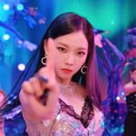 Kyle Hanagami Instagram - I truly love taking new artists and helping to make them global superstars. This is @aespa_official’s VERY FIRST song and music video that came out yesterday and it is INSANE. Thank you @smtown and congrats to the girls. 35 million views already! #kpop #aespa #blackmamba #kylehanagamichoreography