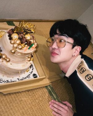 Kyutae Sim Instagram - มีคนเอาเค้กมาให้🥰
