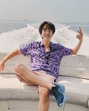 Kyutae Sim Instagram - อยากให้ไปประเทศอะไรต่อครับเลือกจากคอมเม้นครับผม🙏🏻😂