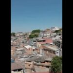 Lázaro Ramos Instagram - Foi bonito de ver. Minha prima passou rapidinho pelo Brasil só pra dizer o quanto os fãs e A BAHIA são importantes para ela e agradecer pelo apoio e carinho que esse público tem oferecido a ela ao longo da carreira. Mais bonito ainda foi ver que antes disso, a fundação dela, @beygood apoiou projetos sociais e empreendedores em Salvador, São Paulo e Rio de Janeiro, entregando uma bolsa de 25 mil reais para que pudessem se desenvolver, continuar com o trabalho e os estudos. A importância que a generosidade e carinho de uma das mulheres mais importantes do mundo tem para o fortalecimento de autoestima e potência de todas essas pessoas não se mede. Lindo demais! E olha onde que eu tava rsrsrs 😜