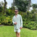 Léo Belmonte Instagram - última do ano 📿🤍 Praia de Pernambuco