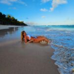 Lívia Andrade Instagram – Que delícia de praia 🌊💙💧🌞 Tulum, México