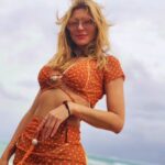 Lívia Andrade Instagram - Pra quem vive e canta no mau tempo... 🌩⚡️🌬🍃 #day2 Tulum, México