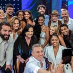Lívia Andrade Instagram - O @domingao de hoje está....... (complete a frase) Entendedores entenderão!!! Só risada com esse elenco poderoso de estrelas. 🤩📺⭐️ #domingão #globo