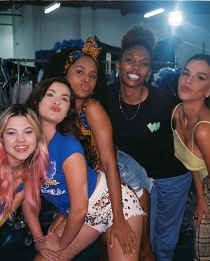 Lívia Inhudes Instagram - que bom que foi com vocês 🩵
Quem aí já assistiu Um Ano Inesquecível-Verão no @primevideobr
esse povo bonito tá lá contando essa história de amor e carnaval ✨