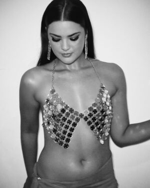 Lívia Inhudes Instagram - start no meu CARNAVAL 🌟