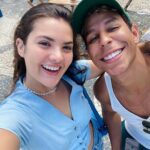 Lívia Inhudes Instagram - O dia que meu amigo foi se aventurar nas alturas e eu fui acompanhar essa loucura… 🪂😜☀️🌊 São Conrado, Rio De Janeiro, Brazil