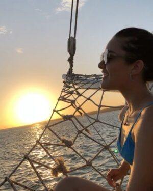 Lívia Inhudes Instagram - Férias em 🪁