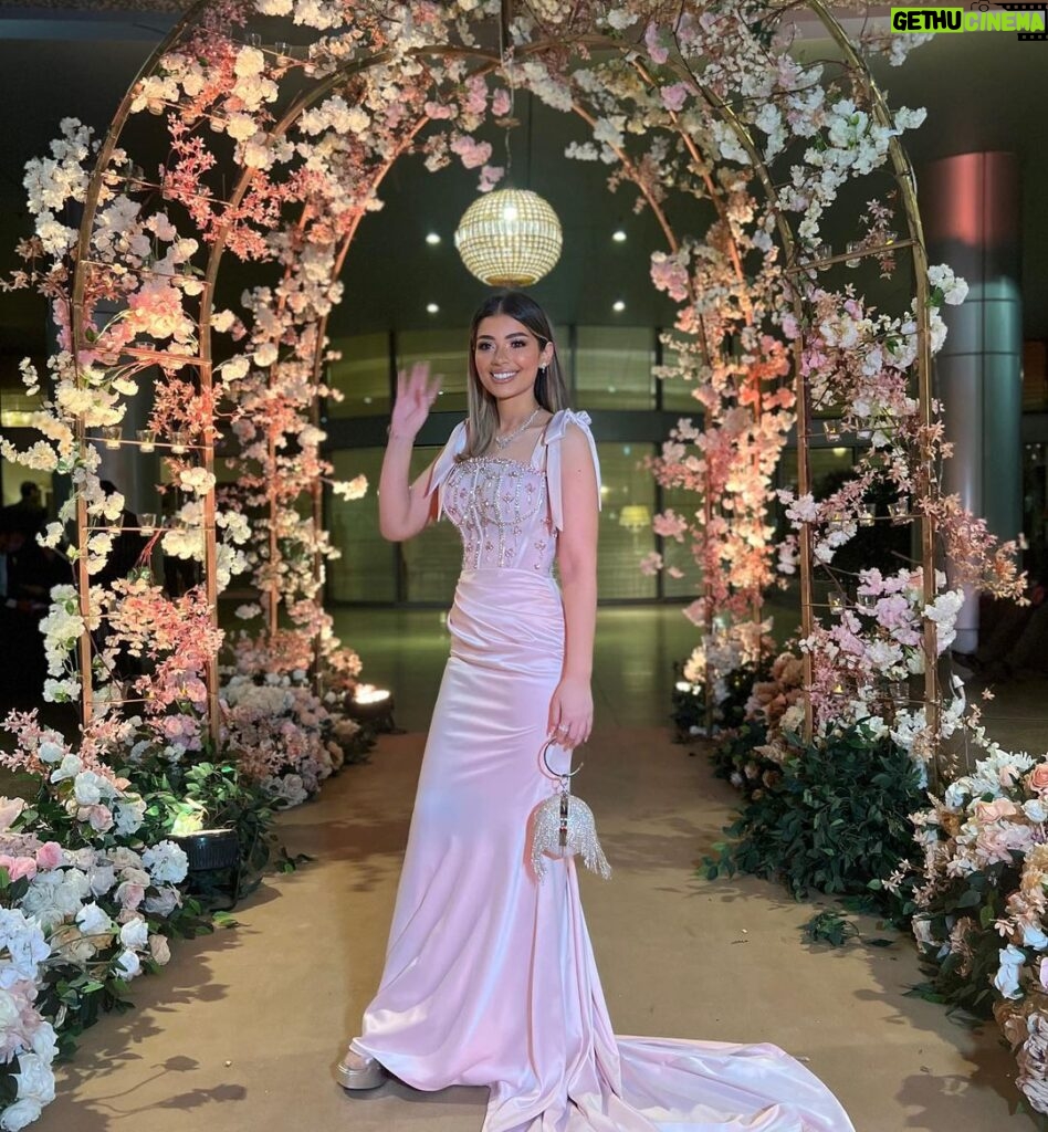 Laila Ahmed Zaher Instagram - From yesterday’s wedding 💗 Dress: @bycherry_mustafa Stylist: @mayajules Makeup: @dinaelkasheff Hair: @alfredmakram Jewelry: @iramjewelry_ Clutch: @treasure_box_by_rashmaa