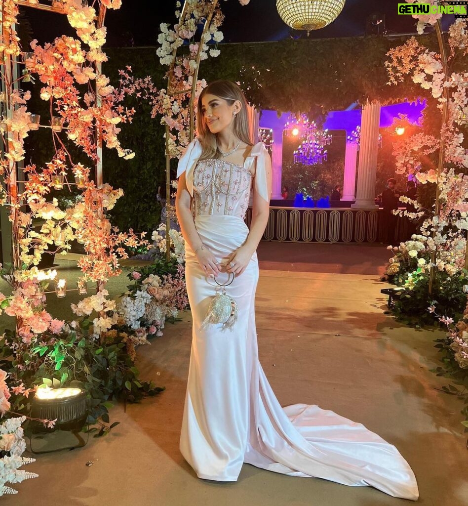 Laila Ahmed Zaher Instagram - From yesterday’s wedding 💗 Dress: @bycherry_mustafa Stylist: @mayajules Makeup: @dinaelkasheff Hair: @alfredmakram Jewelry: @iramjewelry_ Clutch: @treasure_box_by_rashmaa