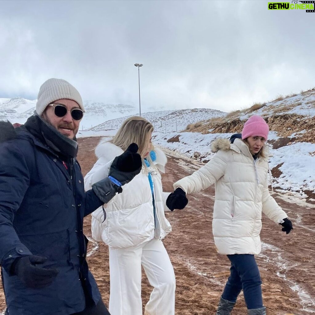 Laila Ahmed Zaher Instagram - The only hands i will forever need to hold 🤍🙏🏼 ربنا يخليكم ليا Faraya, Kfardebian