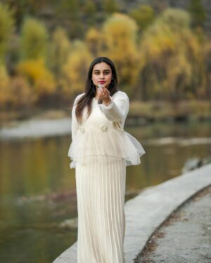 Lakshmi Nakshathra Instagram - Happy New Year EveryOne 💫🤗❤️

#newyear #happynewyear #2024 #welcome 

📸. @libzalonso 
Outfit @western_lady_
Styling @janaki_remya