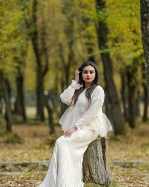 Lakshmi Nakshathra Instagram - Happy New Year EveryOne 💫🤗❤️

#newyear #happynewyear #2024 #welcome 

📸. @libzalonso 
Outfit @western_lady_
Styling @janaki_remya
