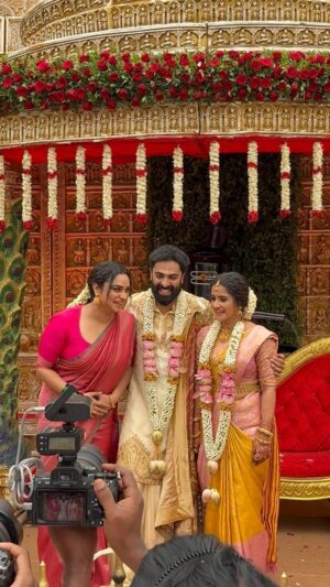Lakshmi Nakshathra Instagram - Happy Married Life Wishes to @padmasoorya & @gops_gopikaanil ❤️🤗

#gp #govindpadmasoorya #gopikaanil #lakshminakshathra