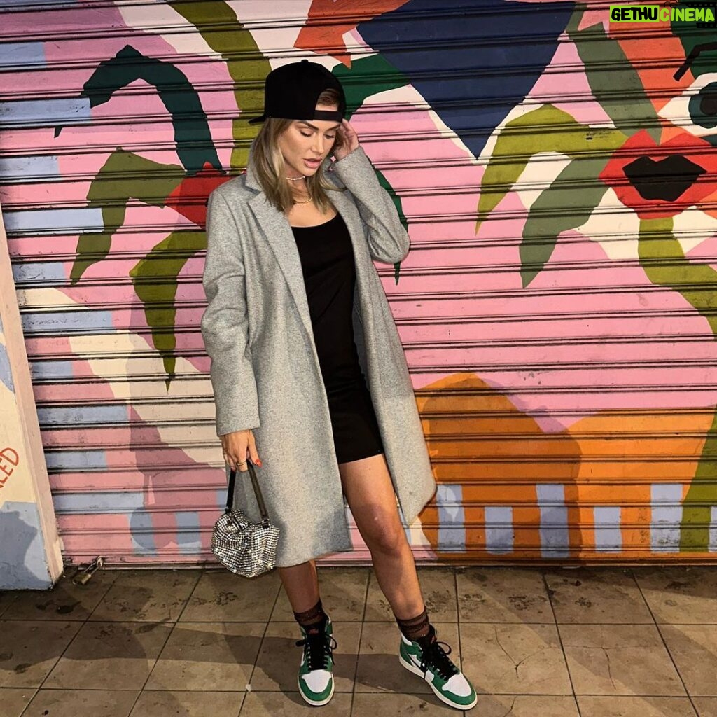 Lala Kent Instagram - It was a “no heels, sneakers only” girls night 🎥